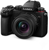 Panasonic LUMIX S5D Black + S 18-40mm f/4.5-6.3-3