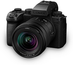 Panasonic LUMIX S5II X + 20-60mm f/3.5-5.6 + 50mm f1.8