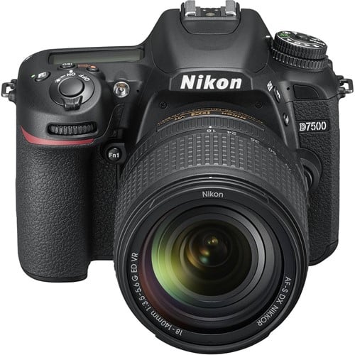 Nikon D7500 Kit + AF-S DX 18-140 ED VR