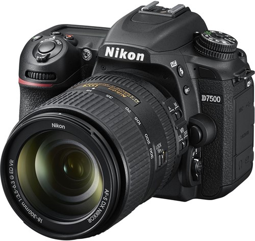 Nikon D7500 + AF-S DX NIKKOR 18-300 VR
