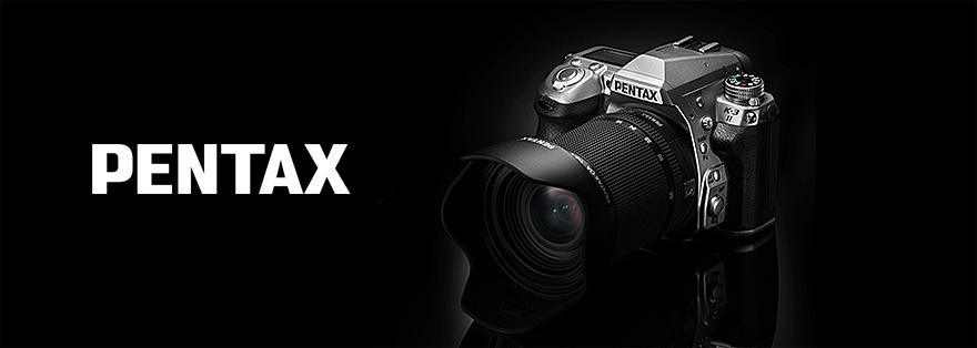 Pentax staat bekend als een innovatief merk. Met name op het gebied van fotocamera’s blinkt Pentax hierin uit. In 1954 kwam de eerste spiegelreflexcamera met ‘quick-return’ spiegel op de markt. Deze innovatieve ontwikkeling werd in 1957 gevolgd door de “P-draad”- cameravatting en de pentarisme in de zoekers. Pentax leent zijn naam aan de pentarisme, die inmiddels bij vrijwel alle spiegelreflexcamera’s wordt gebruikt. In de jaren zeventig heeft Pentax de K-bajonetvatting ontwikkeld. Andere camera